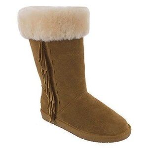 Minnetonka fuzzy boots with fringe
